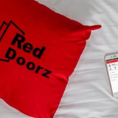Reddoorz @ Ranotana Manado Hotel Екстериор снимка