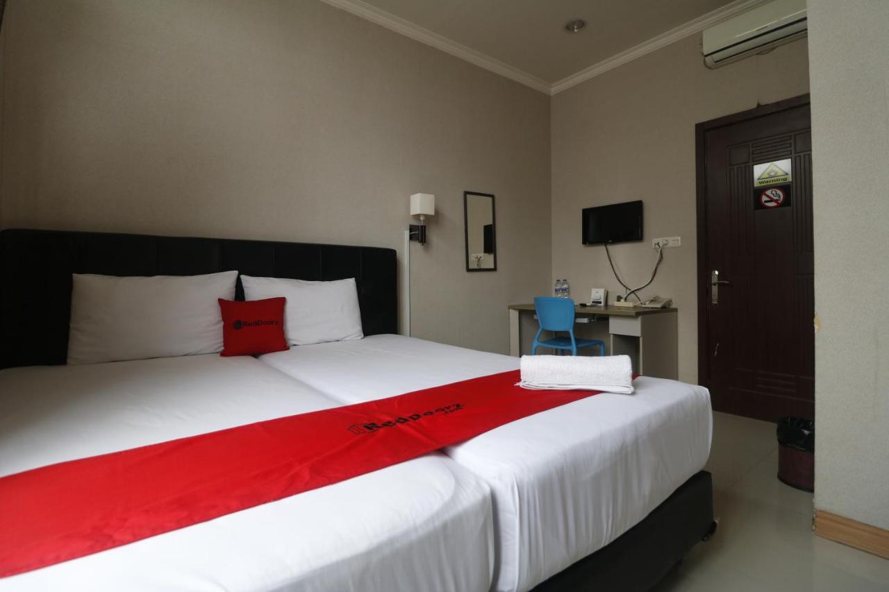 Reddoorz @ Ranotana Manado Hotel Екстериор снимка